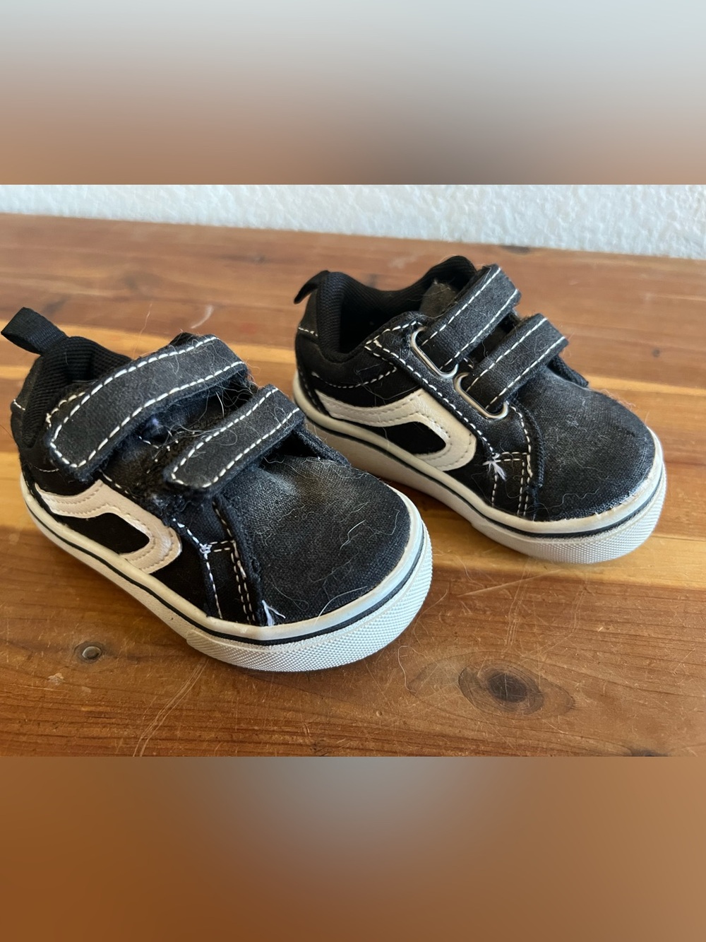 wonder nation Black and White Velcro Kids Sneakers